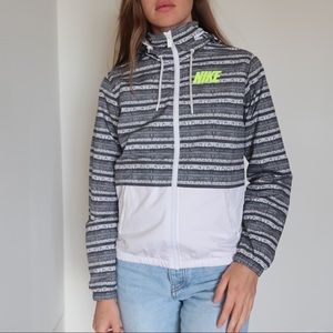 Nike running jacket with retractable hood